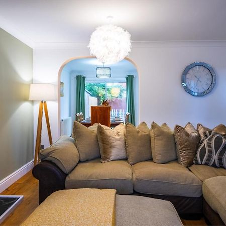 Beautiful House In South Cambridge, 14-Min Drive To The City Centre, Free Parking, No Sofabeds, Sleeps 6 Exteriér fotografie