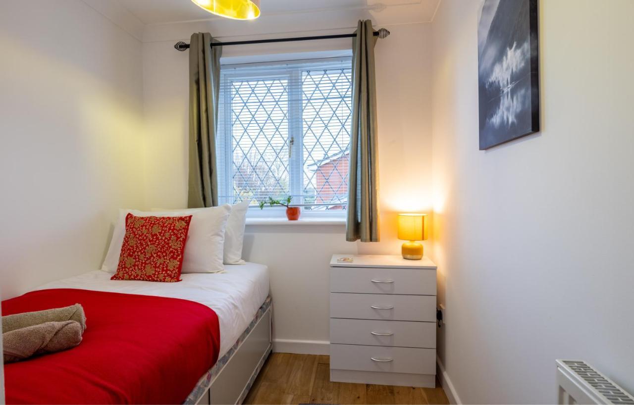 Beautiful House In South Cambridge, 14-Min Drive To The City Centre, Free Parking, No Sofabeds, Sleeps 6 Exteriér fotografie