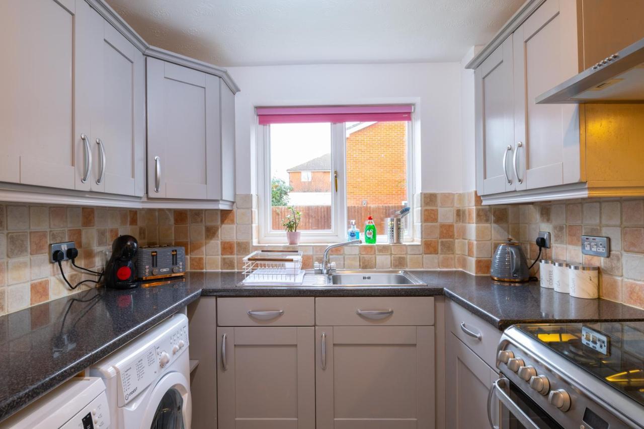 Beautiful House In South Cambridge, 14-Min Drive To The City Centre, Free Parking, No Sofabeds, Sleeps 6 Exteriér fotografie