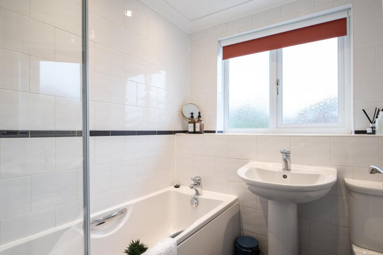 Beautiful House In South Cambridge, 14-Min Drive To The City Centre, Free Parking, No Sofabeds, Sleeps 6 Exteriér fotografie